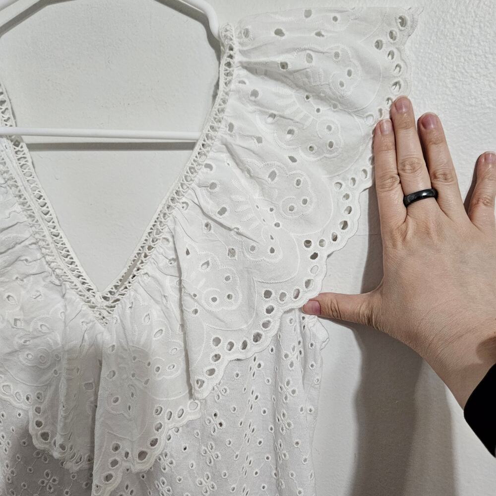 LOFT Eyelet V-Neck White Blouse Ruffle Tank Top Flutter Sleeve Size Small - Picture 3 of 5